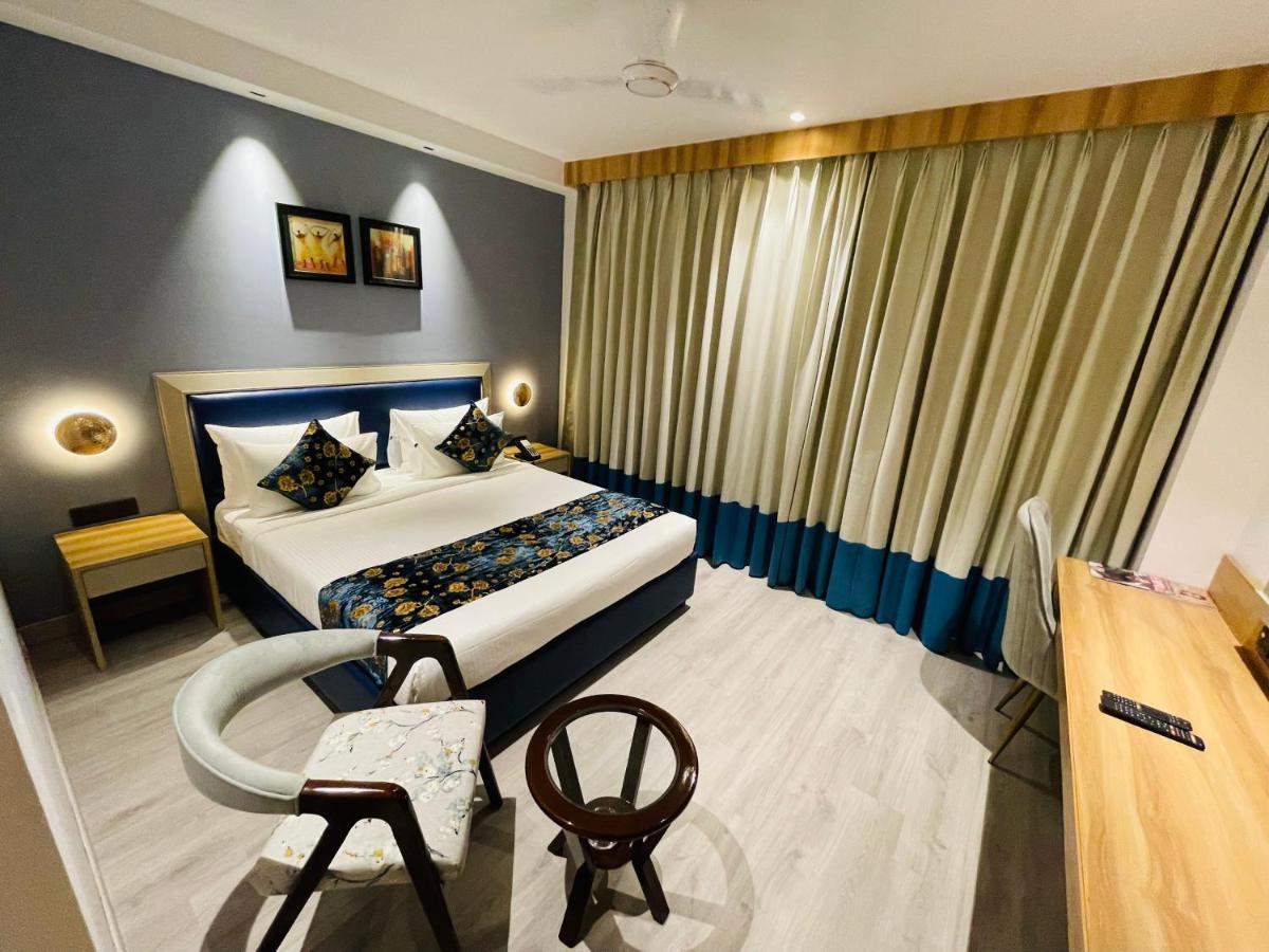 Hotel Malbork Inn @ Janakpuri Delhi Zewnętrze zdjęcie