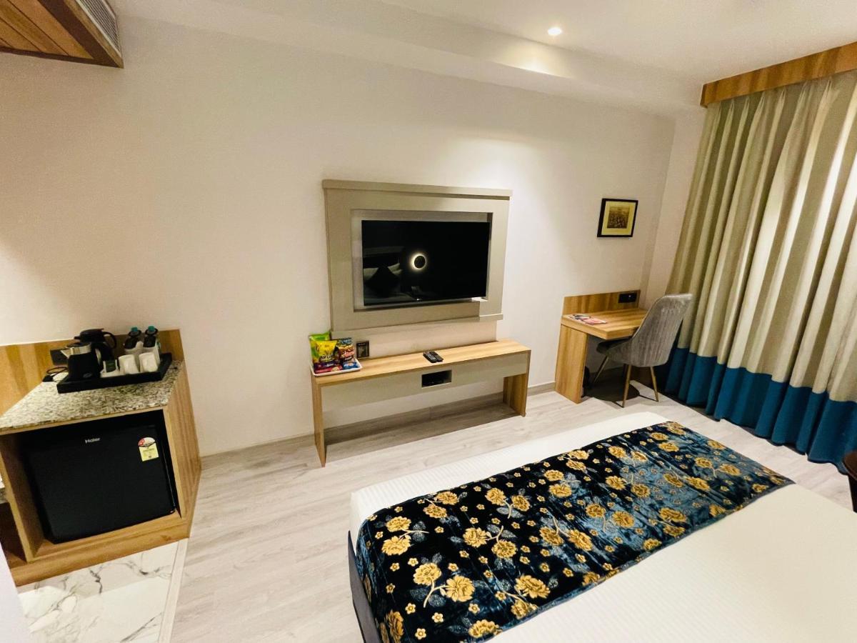 Hotel Malbork Inn @ Janakpuri Delhi Zewnętrze zdjęcie